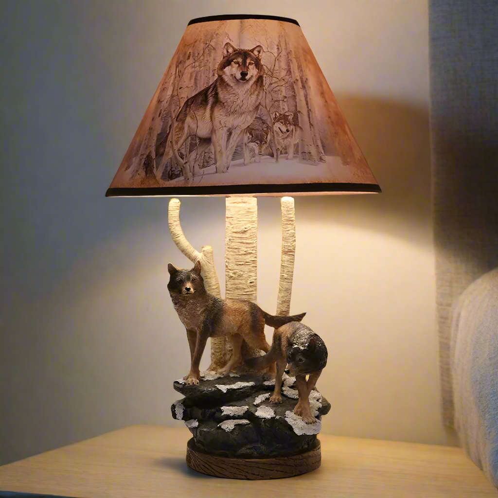 A lamp in the shape of a wolf