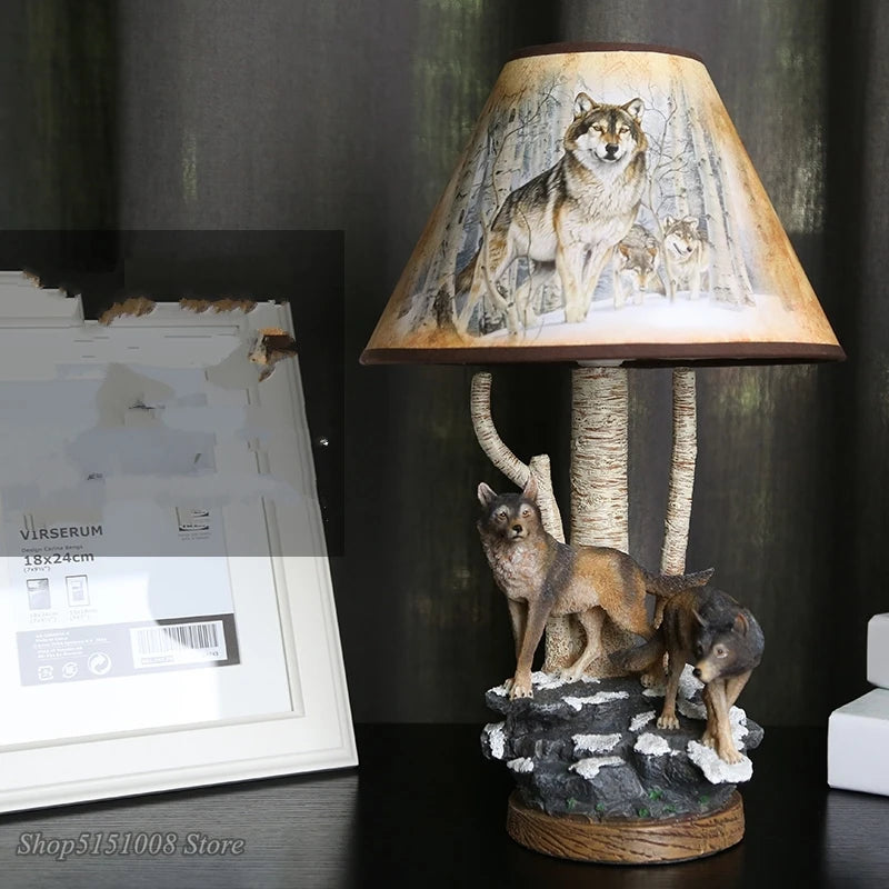 A lamp in the shape of a wolf